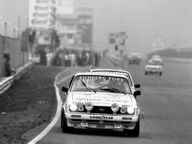 24 Std. Rennen am Nürburgring 1982.
Dieter Gartmann, Klaus Ludwig, Klaus Niedzwiedz
als Sieger im Ford Capri 3,0 vom Team Ford Eichberg Racing. 24 Std. Rennen am Nürburgring 1982.
Dieter Gartmann, Klaus Ludwig, Klaus Niedzwiedz
als Sieger im Ford Capri 3,0 vom Team Ford Eichberg Racing.